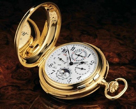 2. Patek Philippe Super Giá: 11 triệu USD Patek Philippe là chiếc đồng hồ bỏ túi có chức năng đếm ngược. Với 18 ca rat vàng, chiếc đồng hồ này còn bao gồm 900 bộ phận và phải mất đến 5 năm để sản xuất. Ban đầu, phụ kiện xa xỉ này được thiết kế cho một chủ ngân hàng Mỹ có tên là Henry Graves.